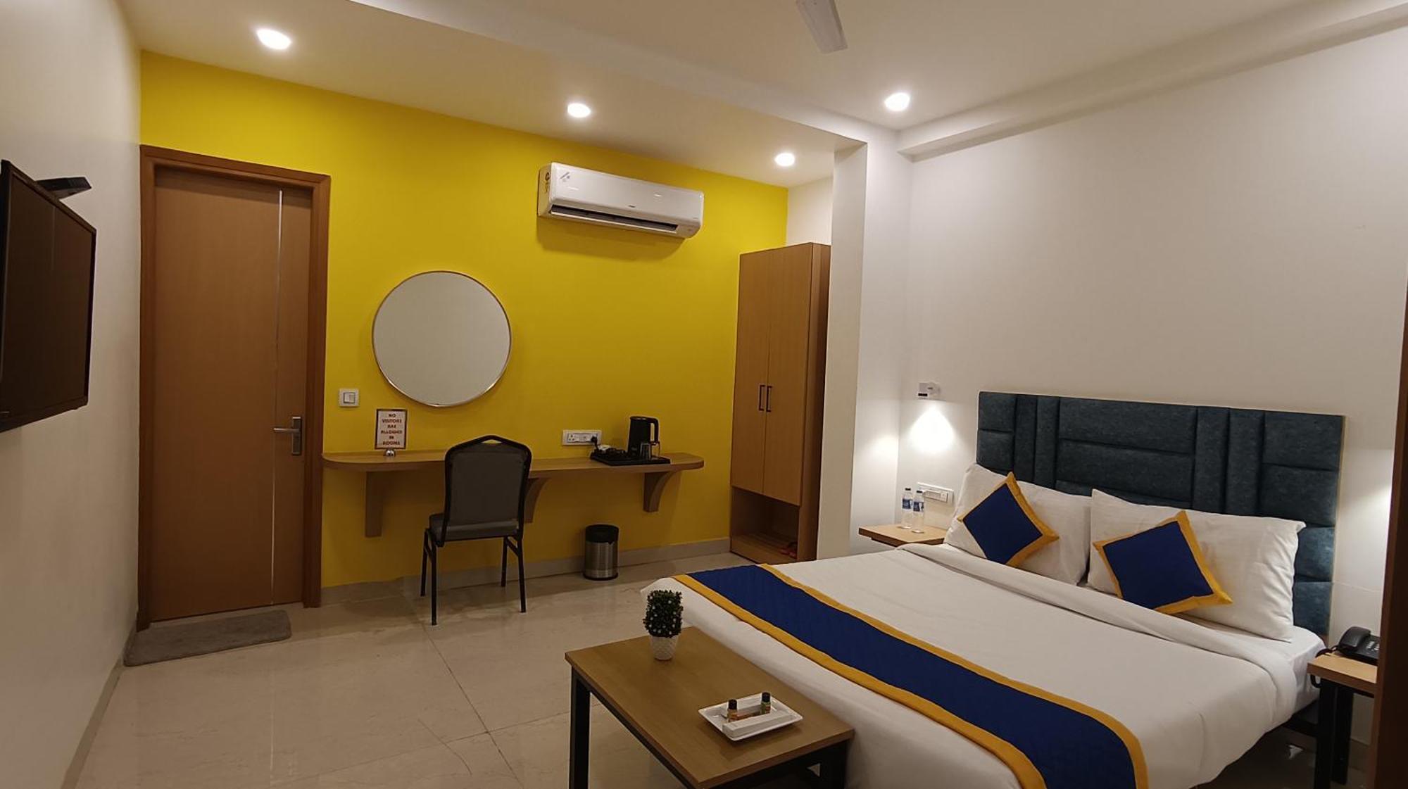 Aamantran Residency Hotel, Sohna Road, Sector 49, Gurugram Ґурґаон Екстер'єр фото