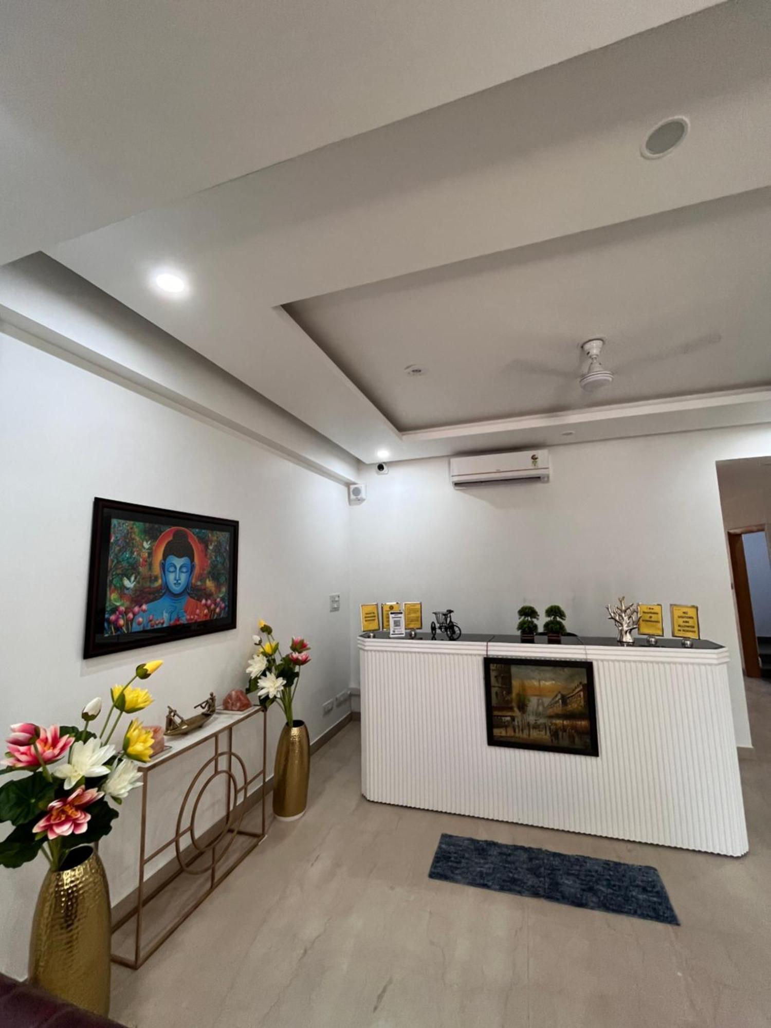 Aamantran Residency Hotel, Sohna Road, Sector 49, Gurugram Ґурґаон Екстер'єр фото