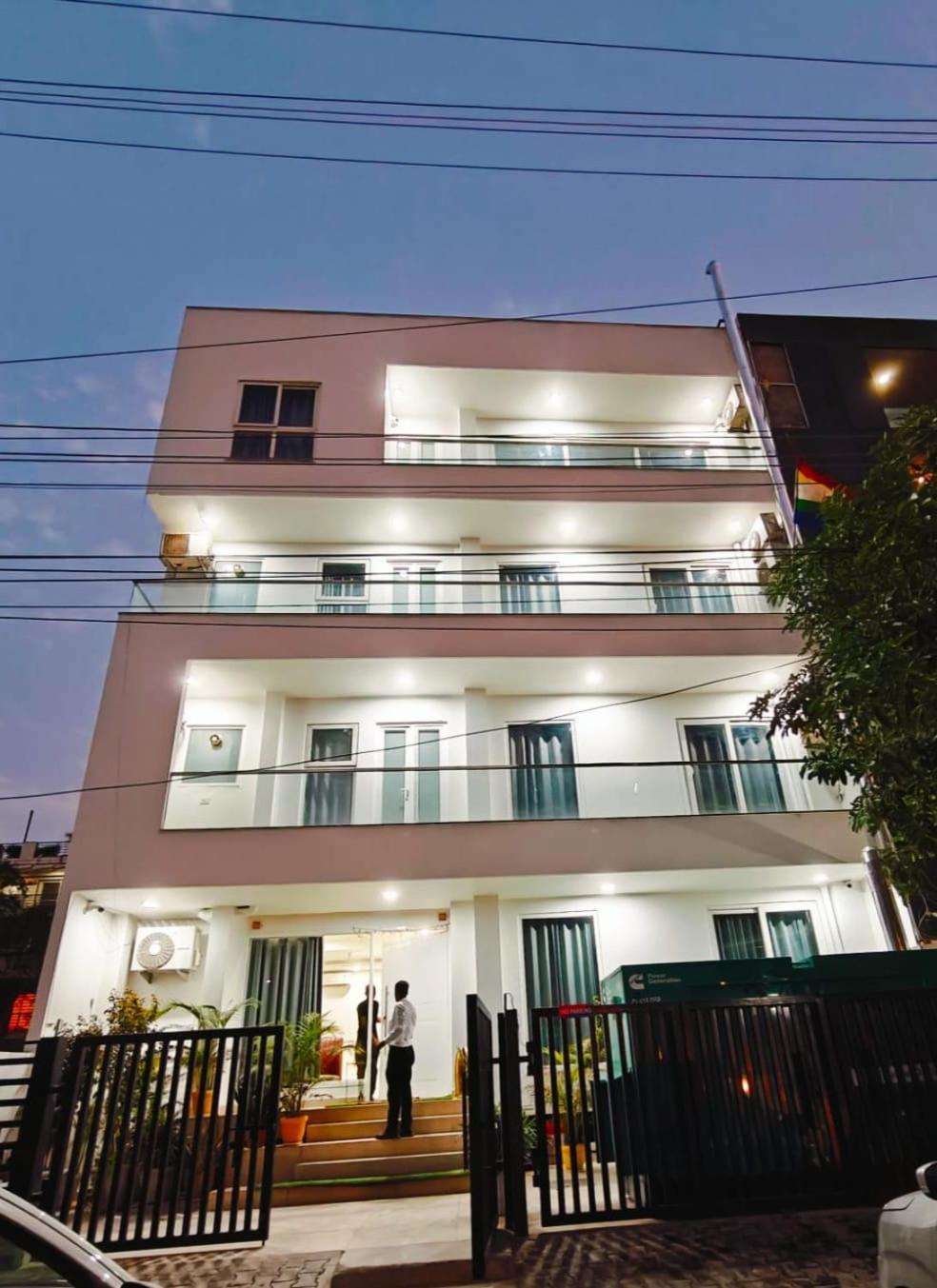 Aamantran Residency Hotel, Sohna Road, Sector 49, Gurugram Ґурґаон Екстер'єр фото