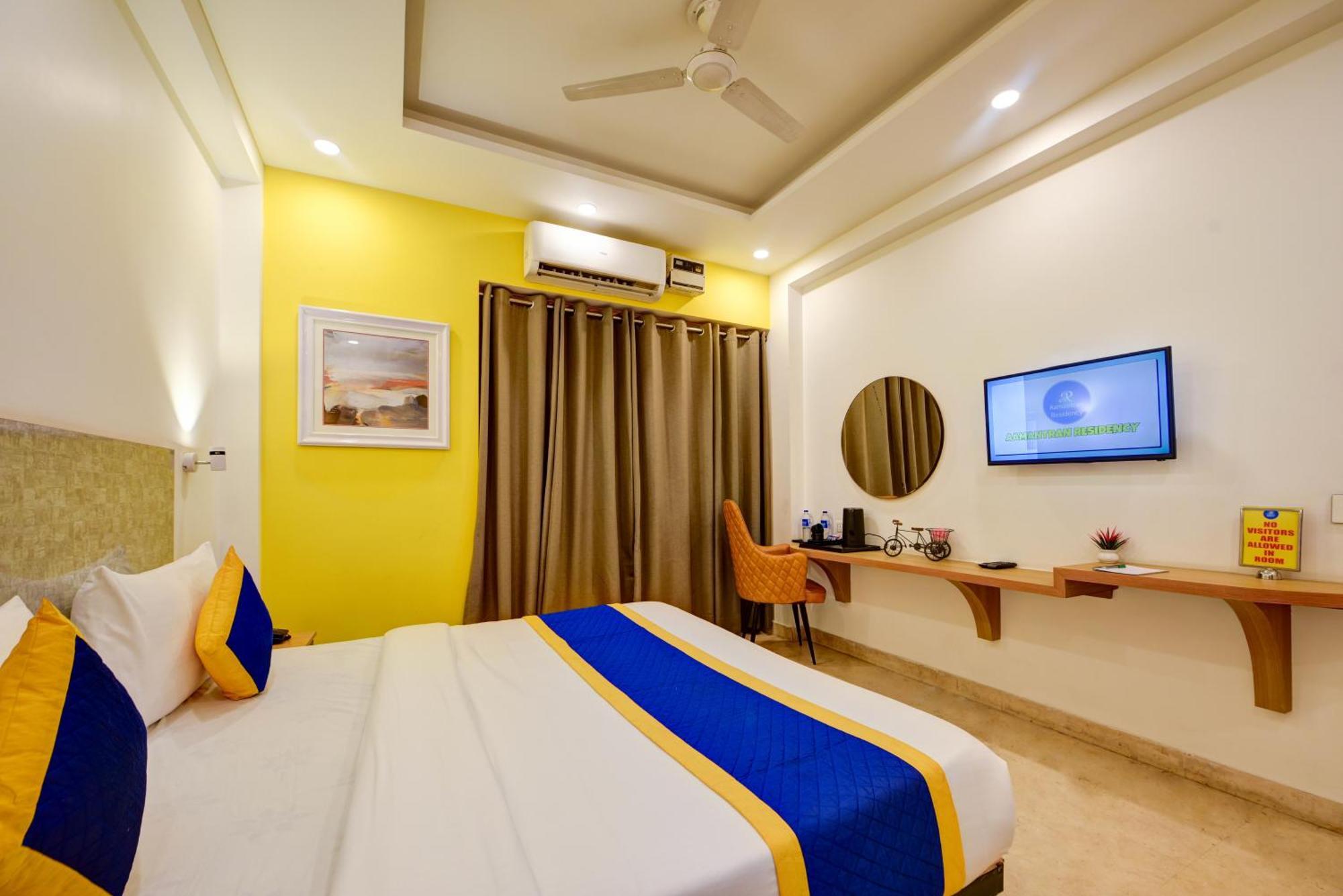 Aamantran Residency Hotel, Sohna Road, Sector 49, Gurugram Ґурґаон Екстер'єр фото