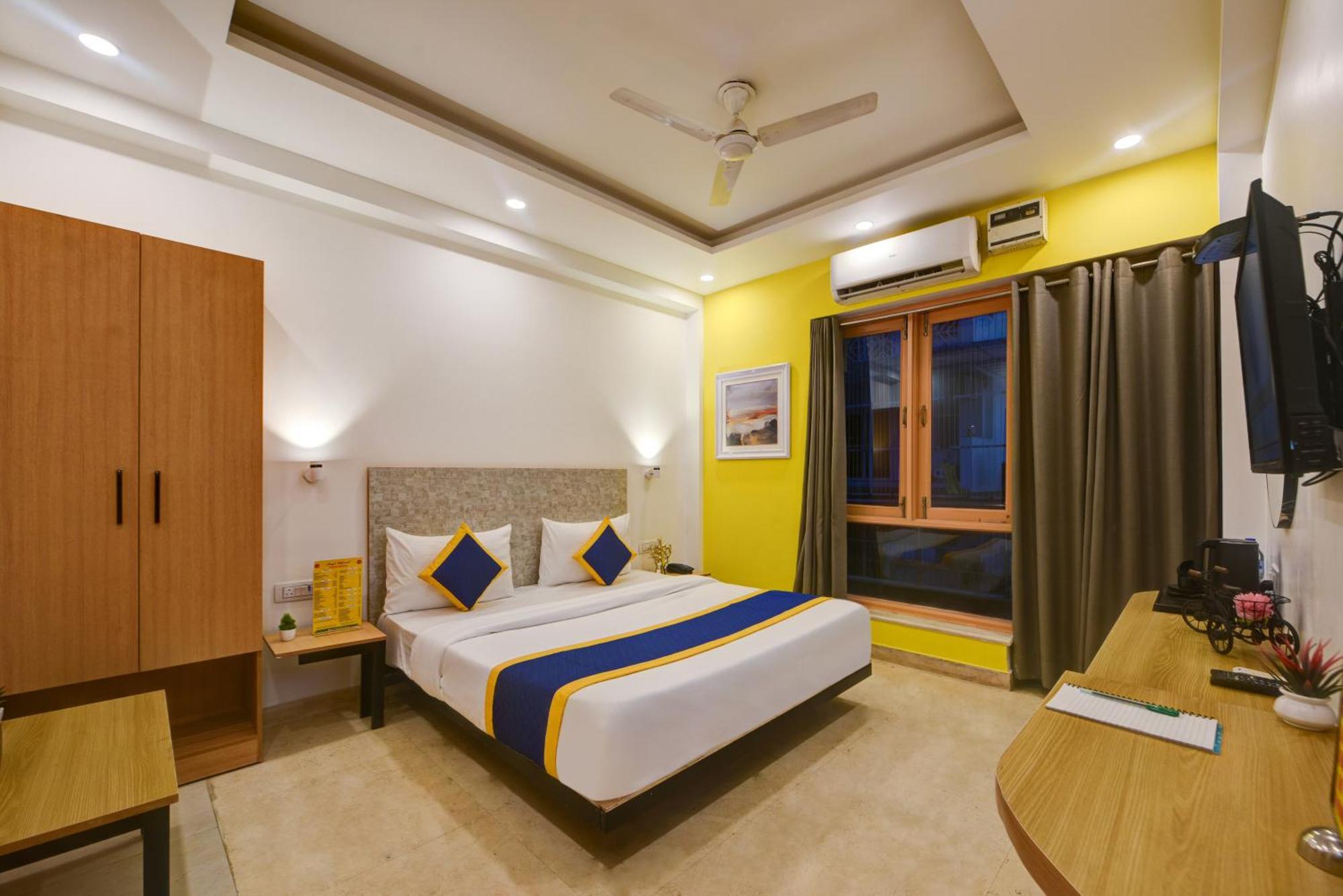 Aamantran Residency Hotel, Sohna Road, Sector 49, Gurugram Ґурґаон Екстер'єр фото