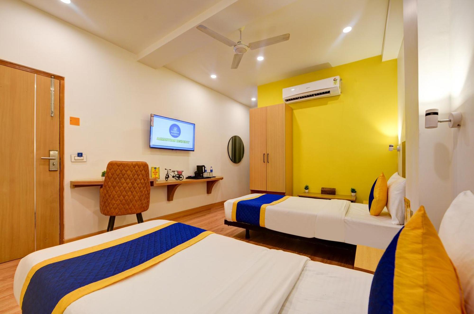 Aamantran Residency Hotel, Sohna Road, Sector 49, Gurugram Ґурґаон Екстер'єр фото