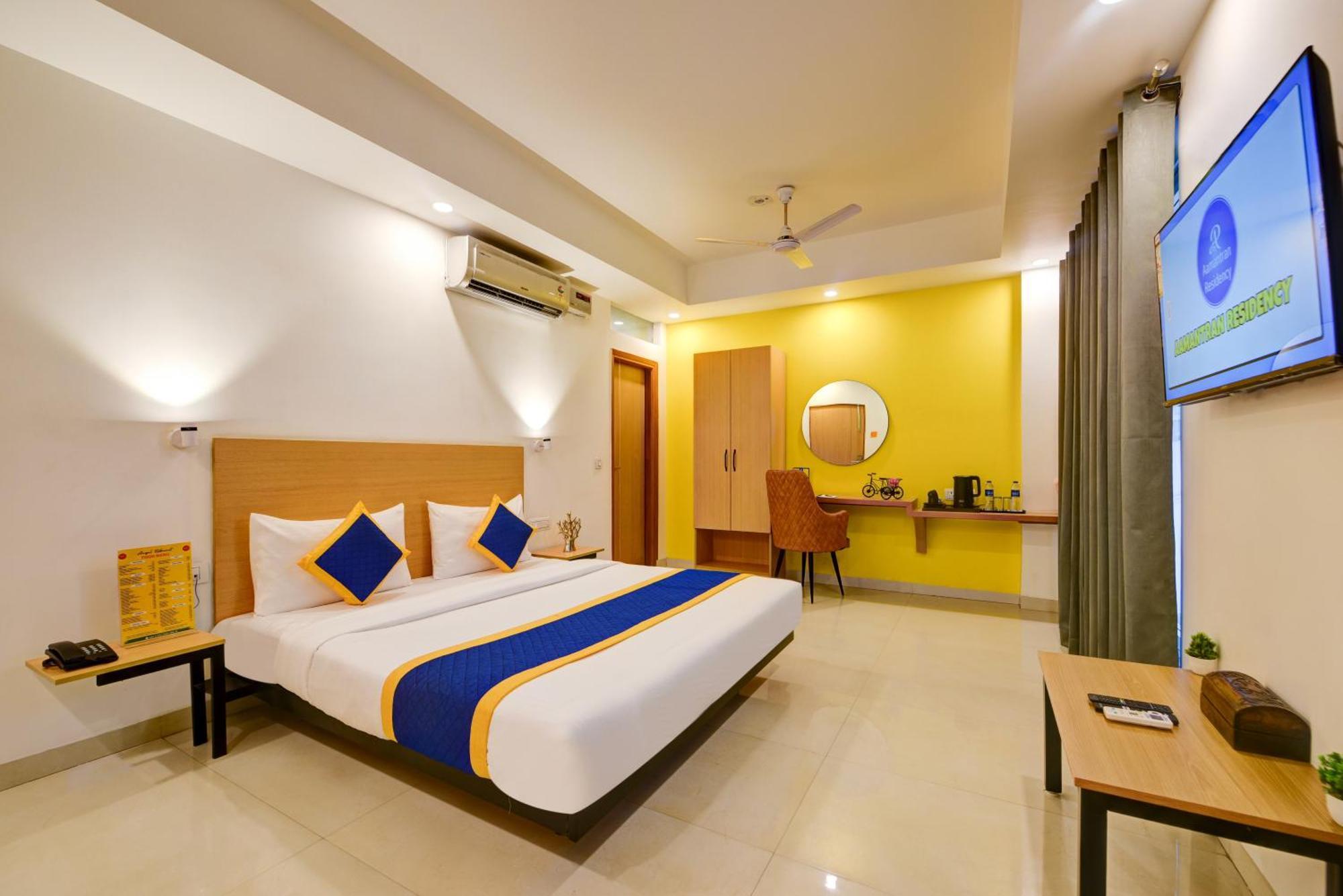 Aamantran Residency Hotel, Sohna Road, Sector 49, Gurugram Ґурґаон Екстер'єр фото