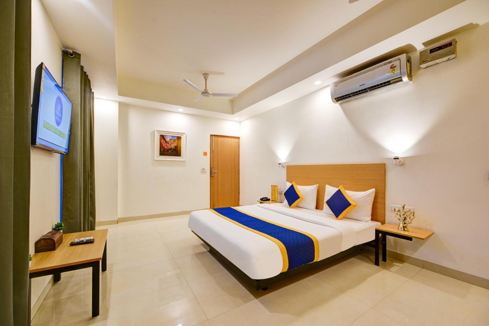 Aamantran Residency Hotel, Sohna Road, Sector 49, Gurugram Ґурґаон Екстер'єр фото