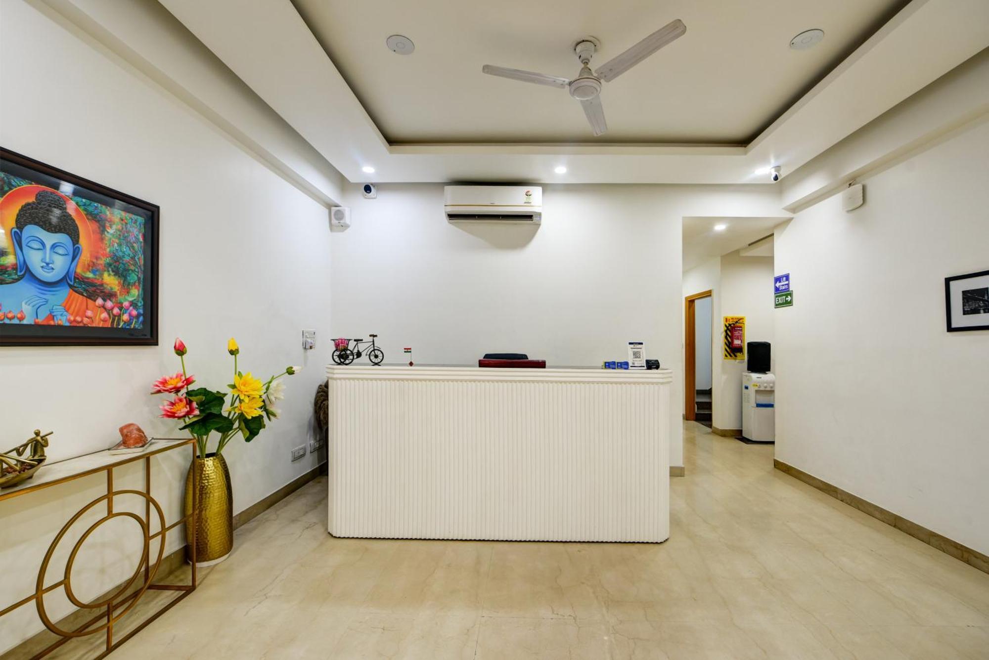 Aamantran Residency Hotel, Sohna Road, Sector 49, Gurugram Ґурґаон Екстер'єр фото