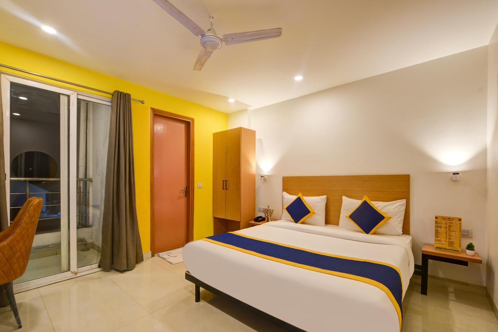 Aamantran Residency Hotel, Sohna Road, Sector 49, Gurugram Ґурґаон Екстер'єр фото