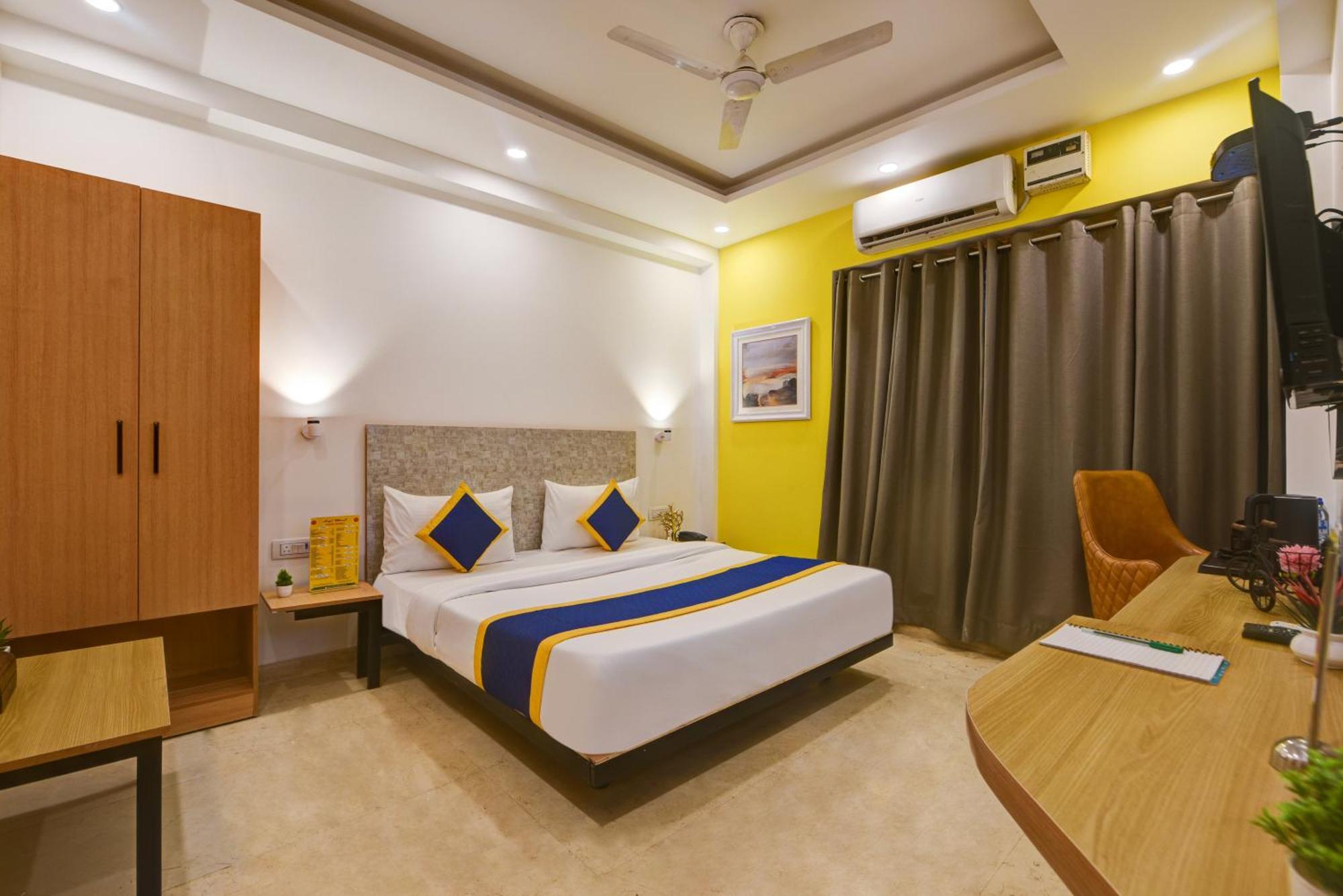 Aamantran Residency Hotel, Sohna Road, Sector 49, Gurugram Ґурґаон Екстер'єр фото